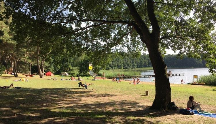 Camping am Blanksee ligweide bij meer